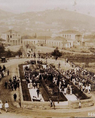 A inauguração do monumento ao presidente Delfim Moreira