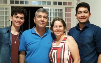 Um papo sobre artesanato, bordados e tradições, com Simone Yabu